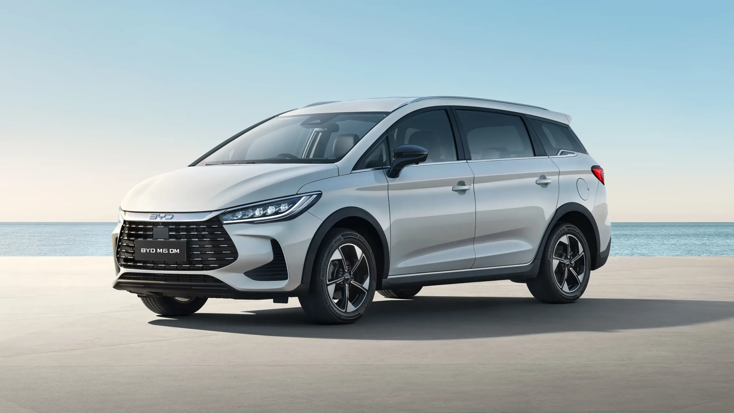 byd m6 dm exyerior3